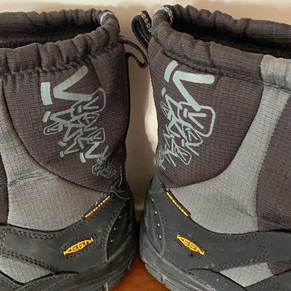 Keen Warm Winter/Rain Waterproof Boots. Size 3 - Picture 3 of 12